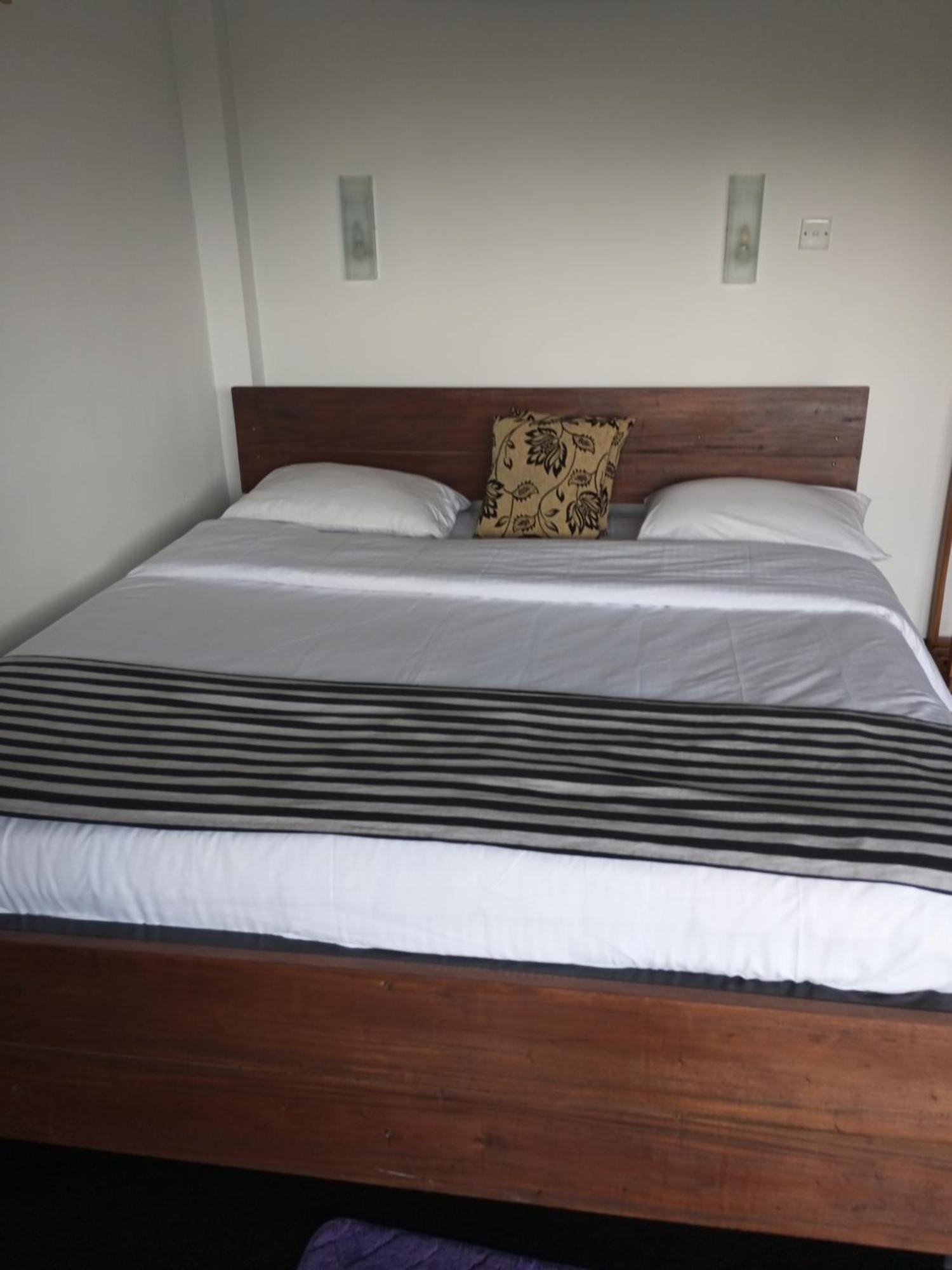 Chanidu Ella Inn Luaran gambar